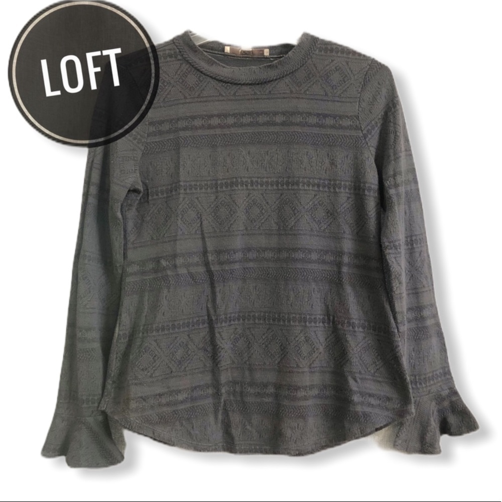 ‼️LAST CHANCE‼️ Loft Gray Textured Flute Sleeve Top